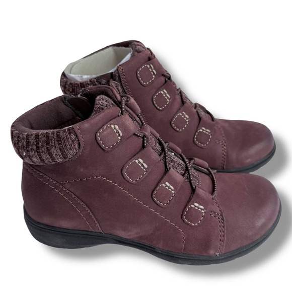 New Clarks Carleigh Jade Burgundy Nubuck Leather Knit Hiking Ankle Boots US 6M - Picture 14 of 16
